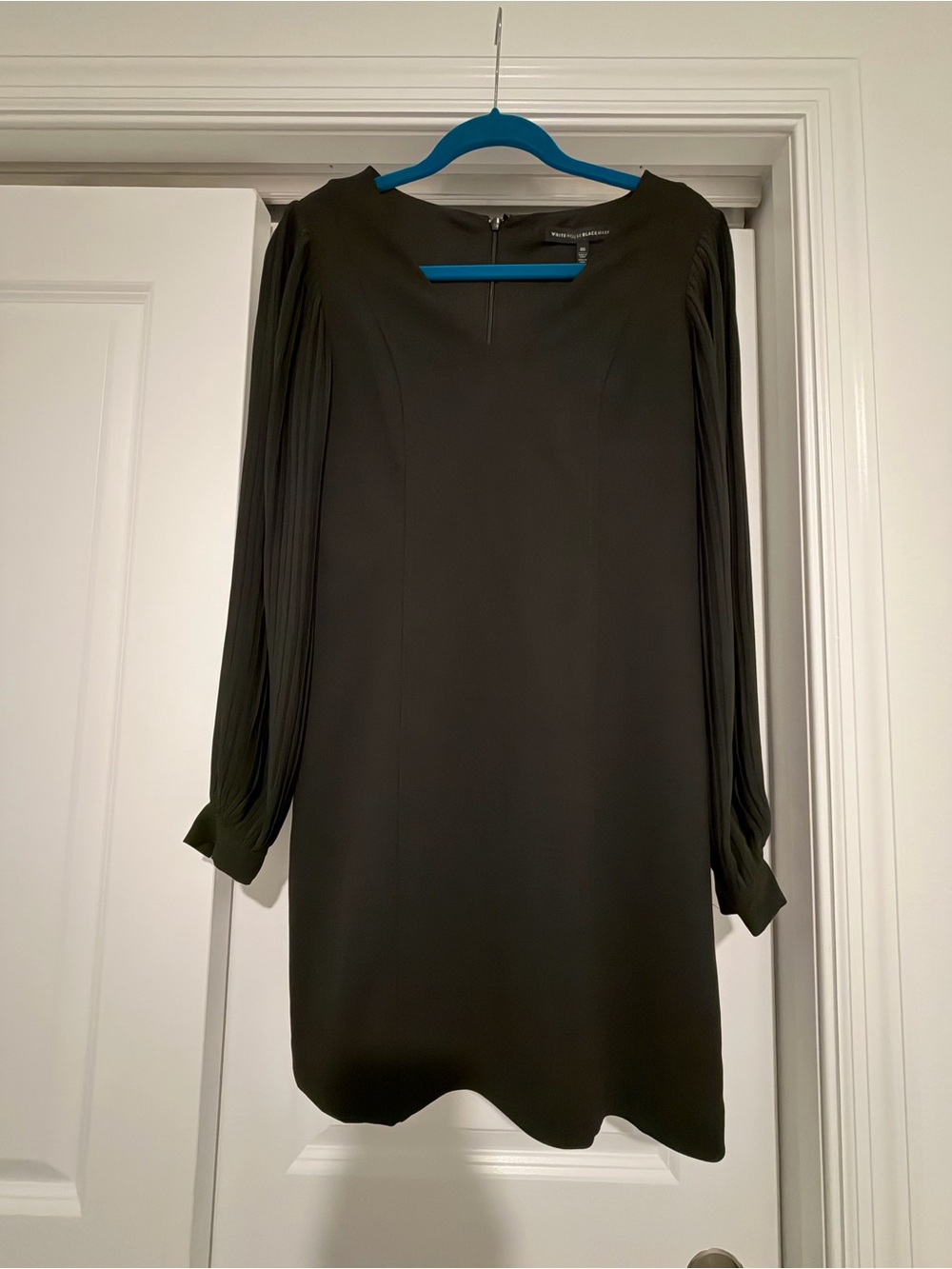 White House Black Market black Long-Sleeve Pleated-Sleeve Shift Dress